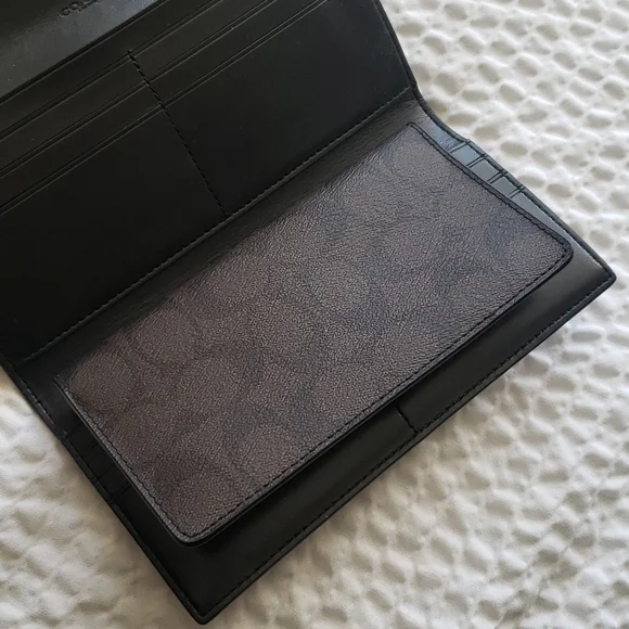 Coach Wallet - Picture 13 of 13